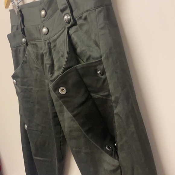 Moussy quality army green shorts with pockets - Picture 3 of 14